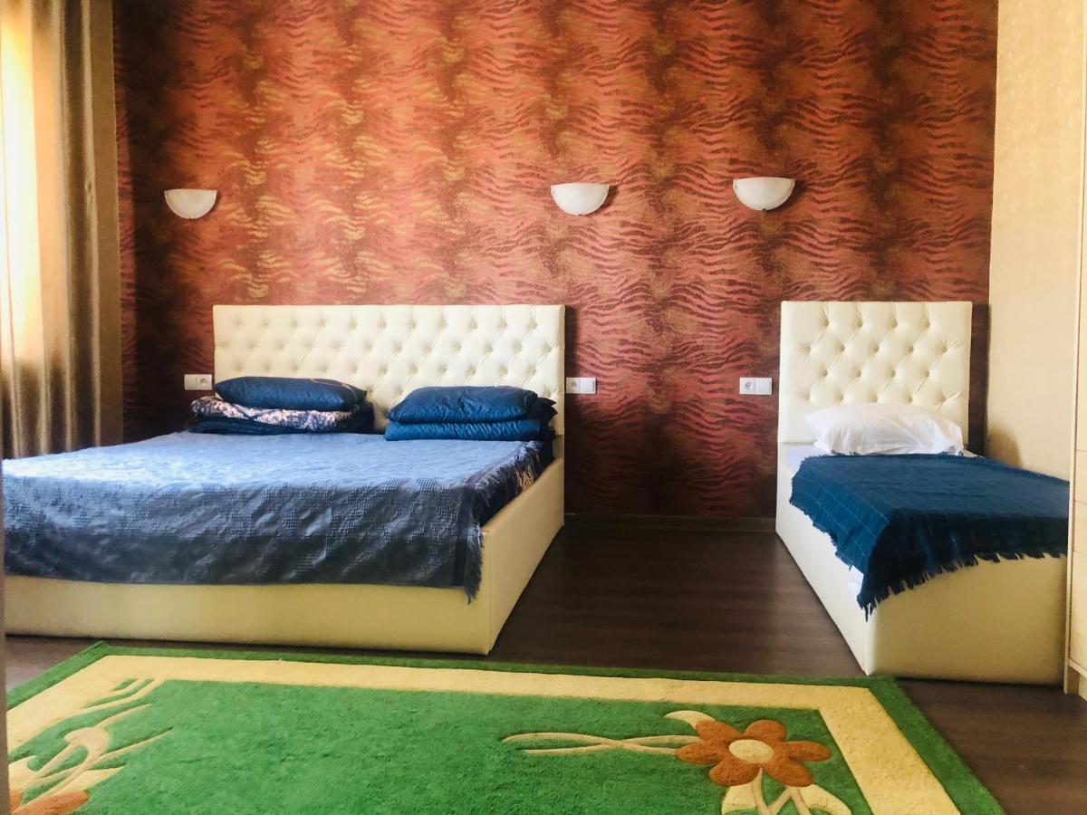 Sweet Home Hostel Bishkek Bagian luar foto