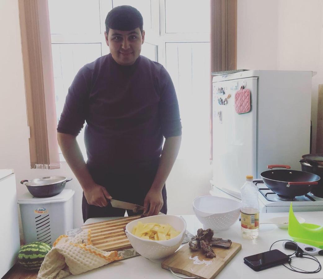 Sweet Home Hostel Bishkek Bagian luar foto