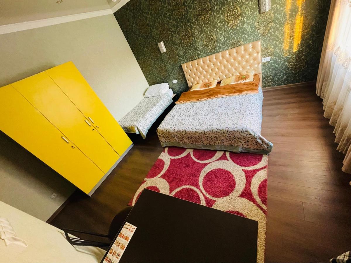 Sweet Home Hostel Bishkek Bagian luar foto
