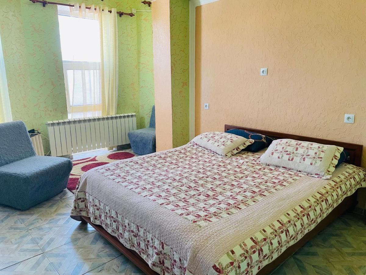 Sweet Home Hostel Bishkek Bagian luar foto
