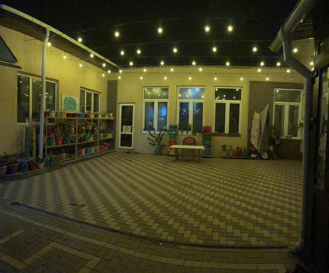 Sweet Home Hostel Bishkek Bagian luar foto