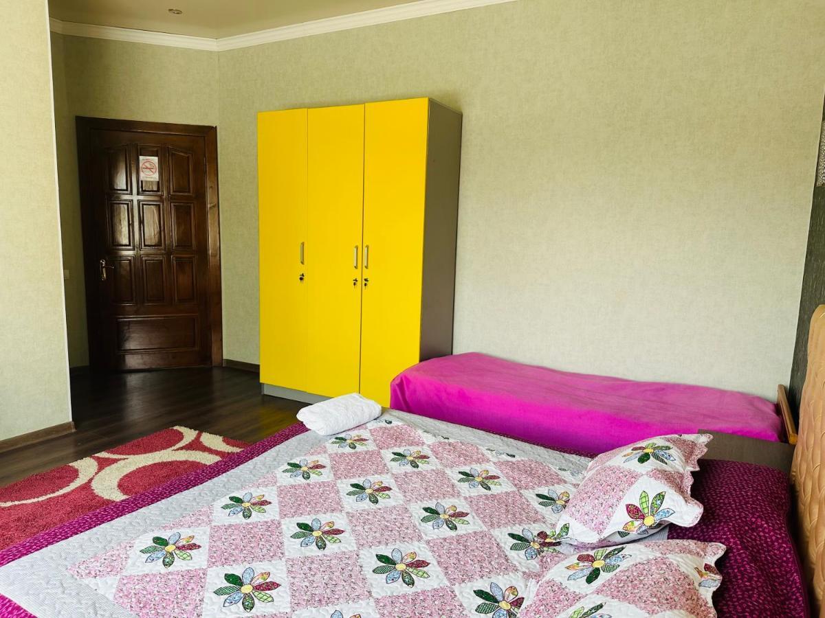 Sweet Home Hostel Bishkek Bagian luar foto
