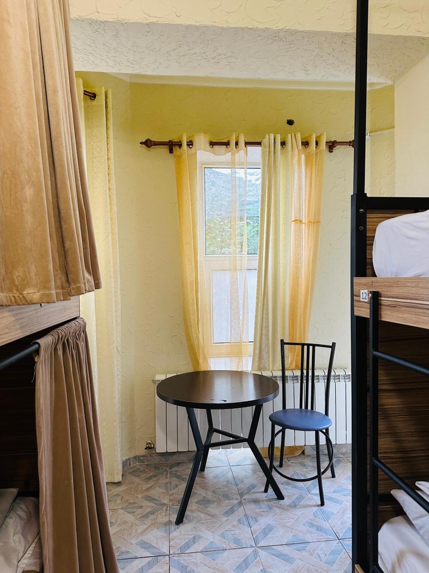 Sweet Home Hostel Bishkek Bagian luar foto