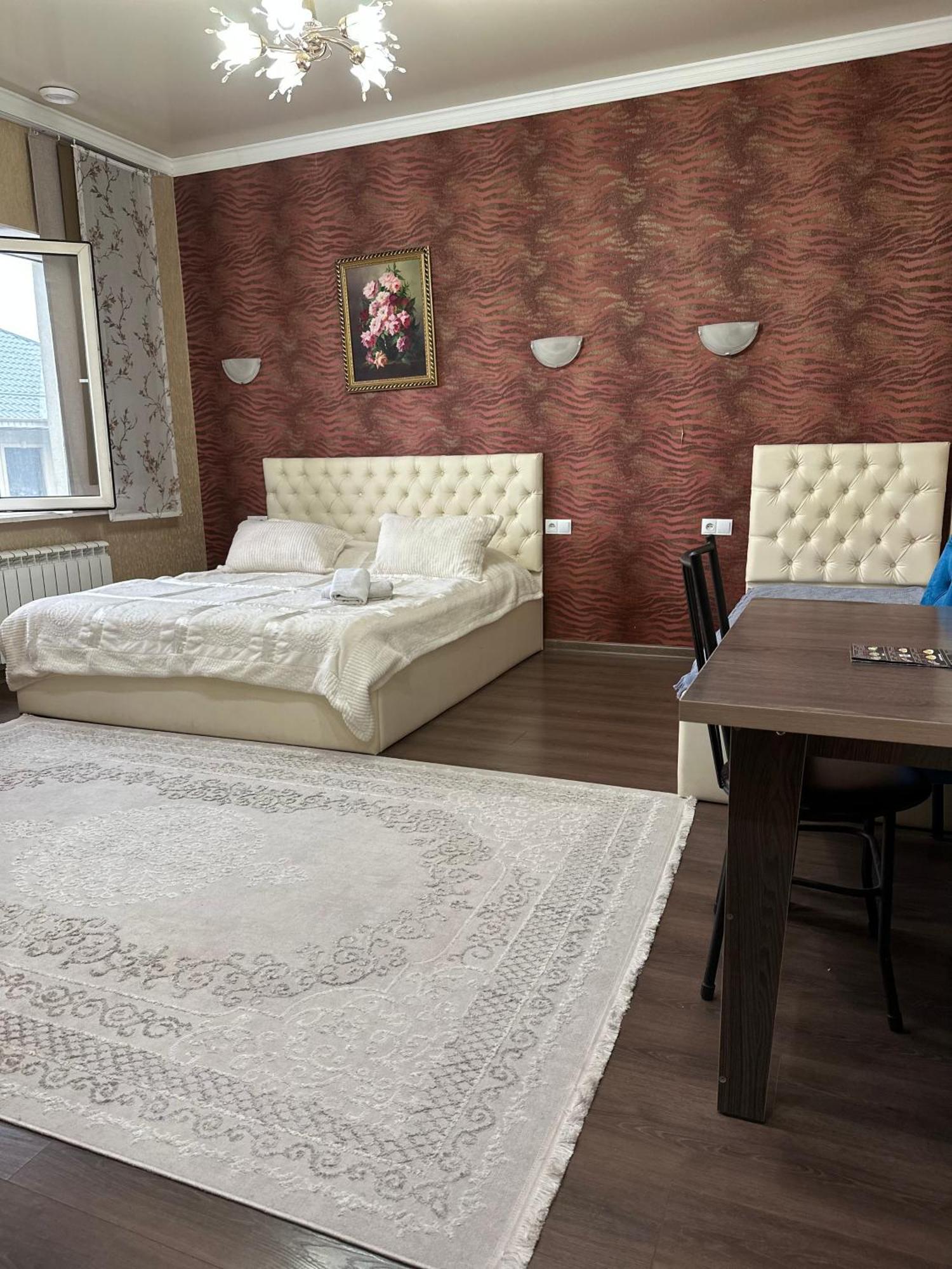 Sweet Home Hostel Bishkek Bagian luar foto