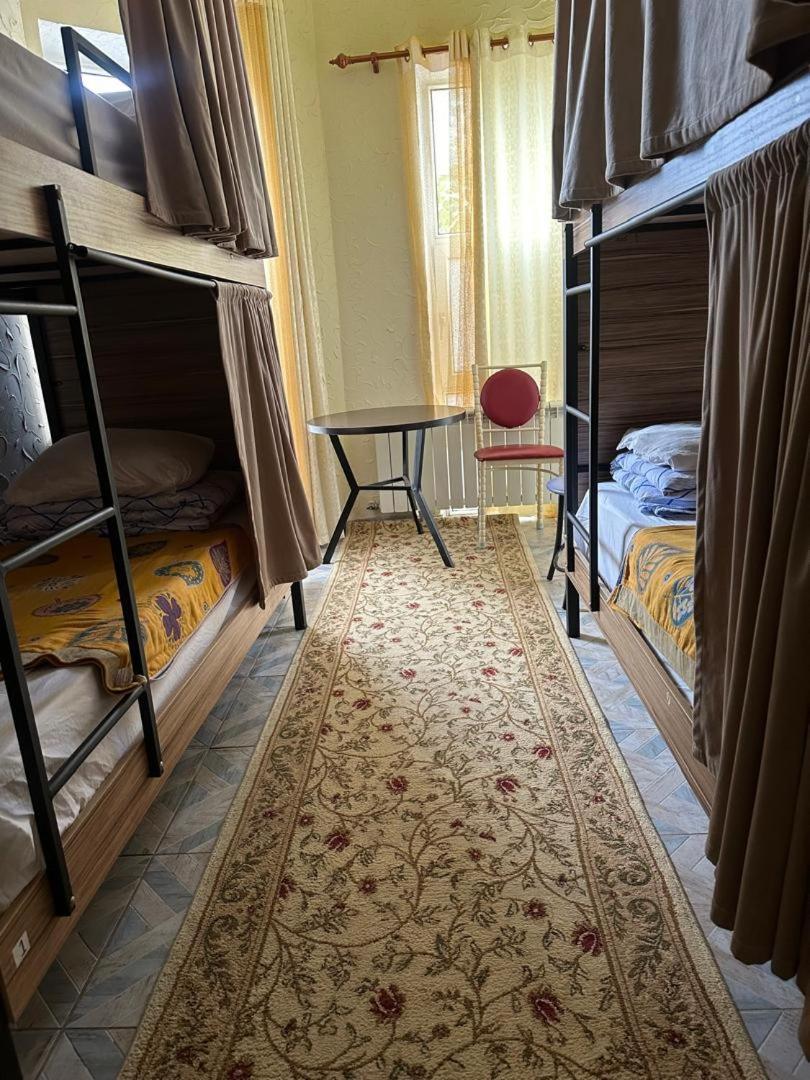 Sweet Home Hostel Bishkek Bagian luar foto