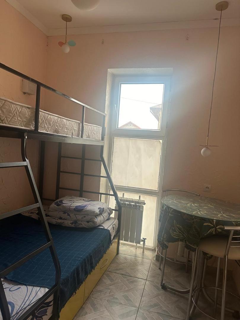 Sweet Home Hostel Bishkek Ruang foto